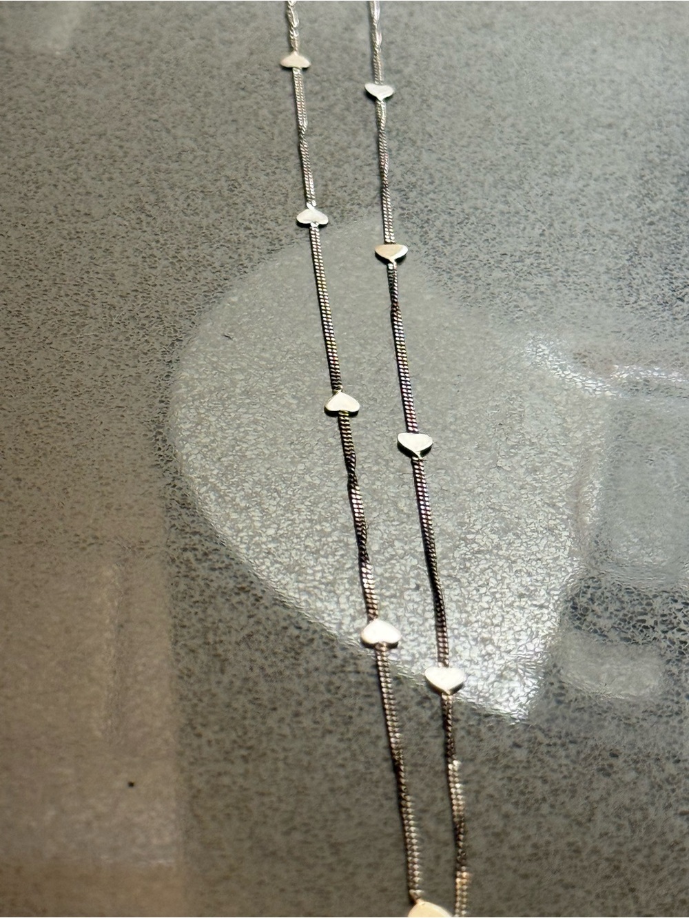 Vintage 14k white gold heart station chain, stamped 14k Italy 🇮🇹